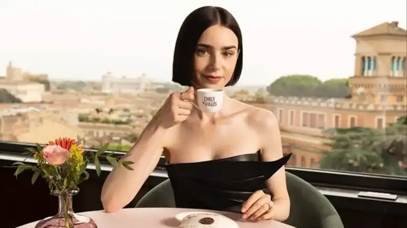 مسلسل "إميلي في باريس 5"