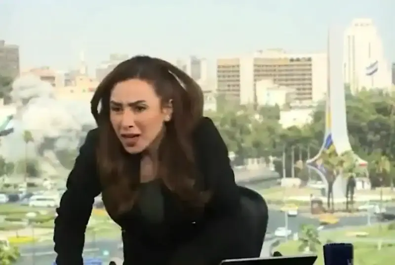 مذيعة سورية تهرب من الاستوديو