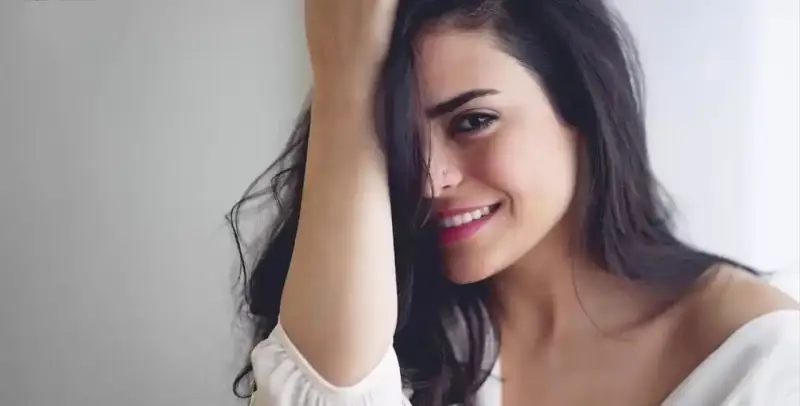الفنانة المصرية أسماء جلال