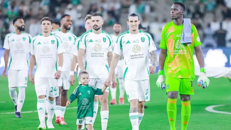 الأهلي ضد كومو