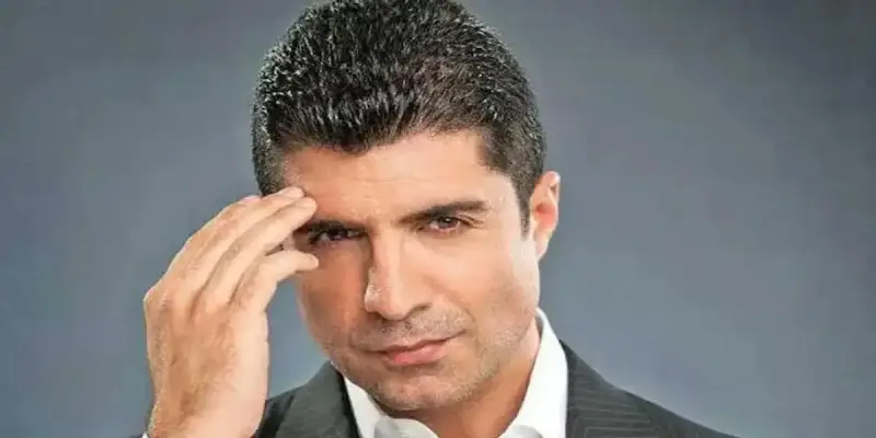 الممثل التركي أوزجان دينيز
