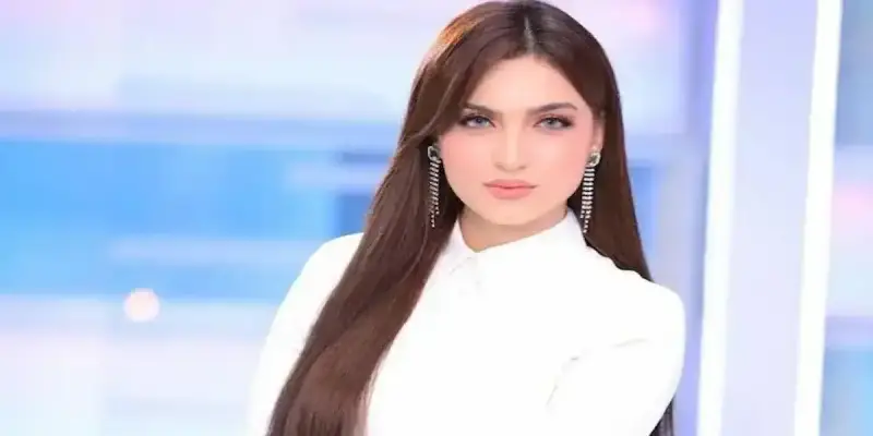 الإعلامية المصرية ياسمين عز
