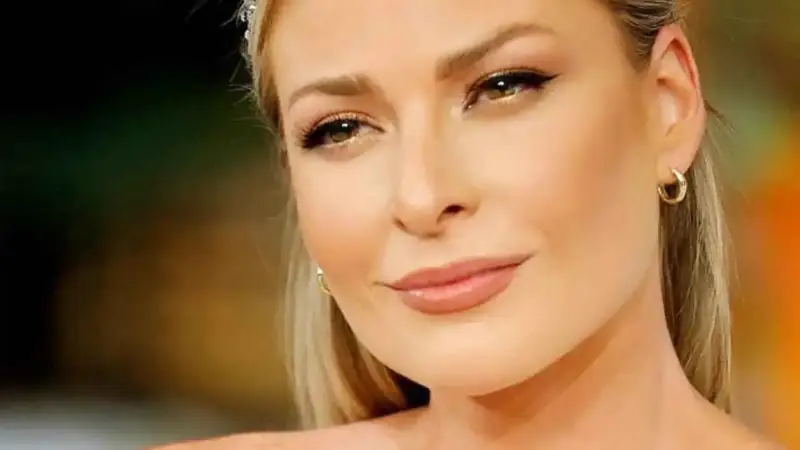 الفنانة اللبنانية باميلا الكيك