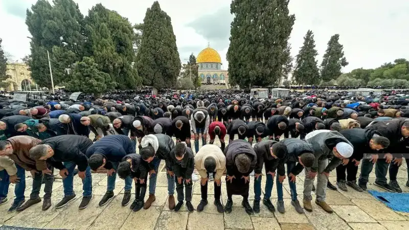 صلاة الجمعة في الاقصى