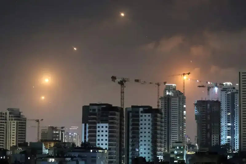 إطلاق صواريخ إيرانية صوب إسرائيل