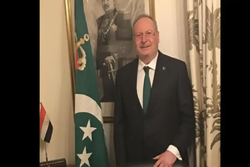 الملك السابق أحمد فؤاد الثاني