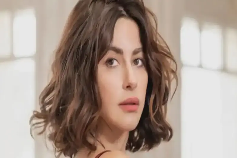 الفنانة التركية نسرين جواد زاده