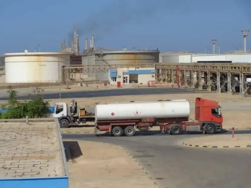 مستودع الزاوية النفطي