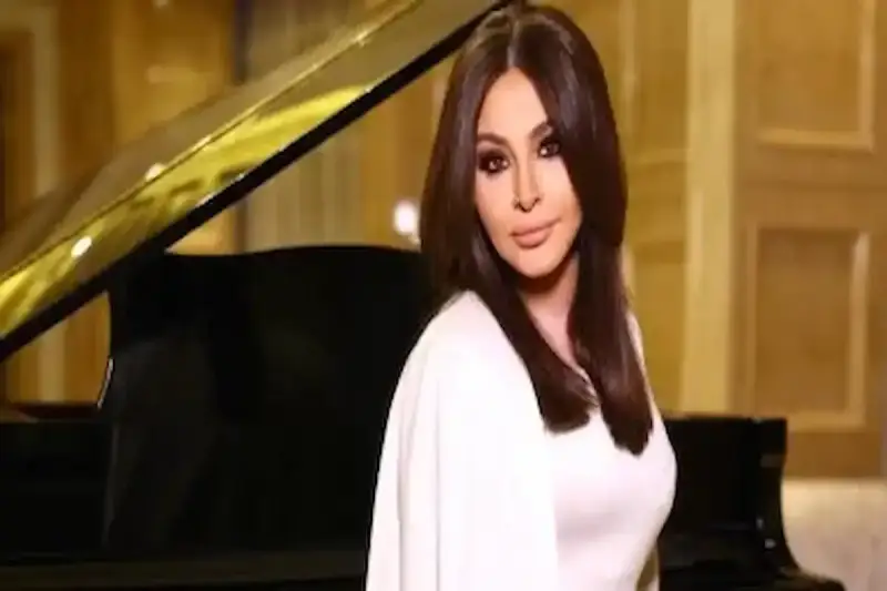 الفنانة اللبنانية إليسا