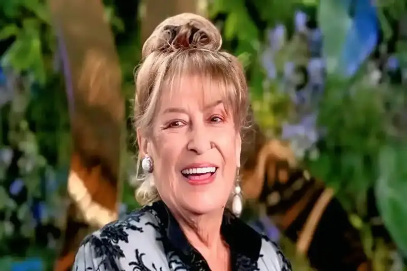 الفنانة السورية منى واصف