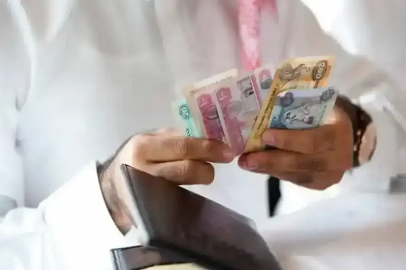 رواتب العاملين بالقطاع الخاص في الإمارات