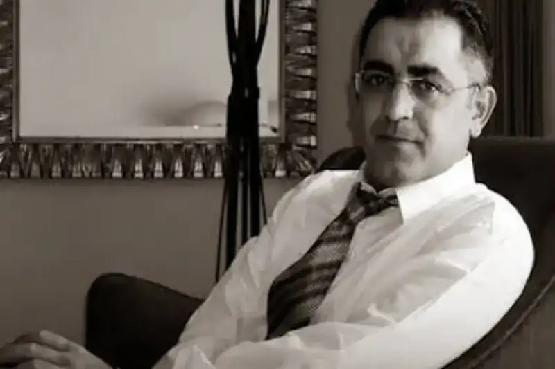 الصحفي المغربي شهاب زريوح