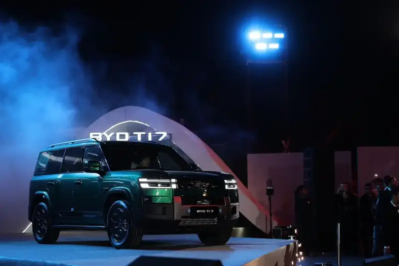 سيارة   BYD TI7 DM-i