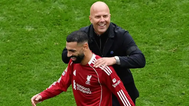 محمد صلاح وأرني سلوت