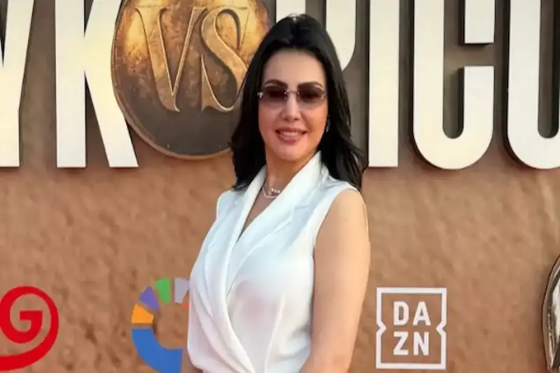 الفنانة دينا فؤاد