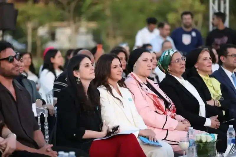 دموع بريئة وإنسانية تسكن قلب النجمة دنيا سمير غانم في حفل اليونيسيف