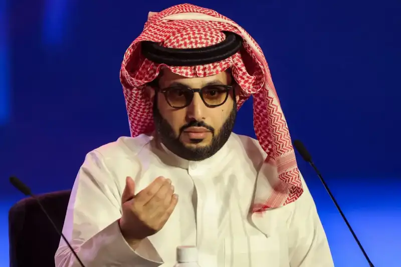 تركي آل الشيخ يشارك الجمهور لقطات حية ومفزعة من تصوير مسلسل "الأمير" ويعلن خوفه على أبطال العمل