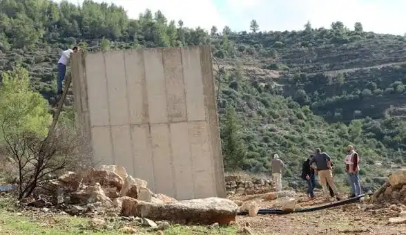 الأراضي الفلسطينية