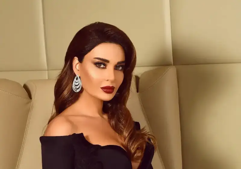 فستان تاليا رحمة ابنة سيرين عبد النور يخطف الأضواء