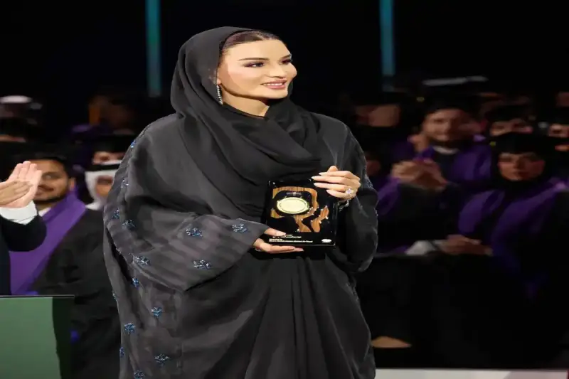 من هي الشيخة موزة زوجة حمد بن خليفة آل ثاني؟