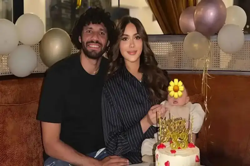 طلاق محمد النني من زوجته بسبب عضة حصان