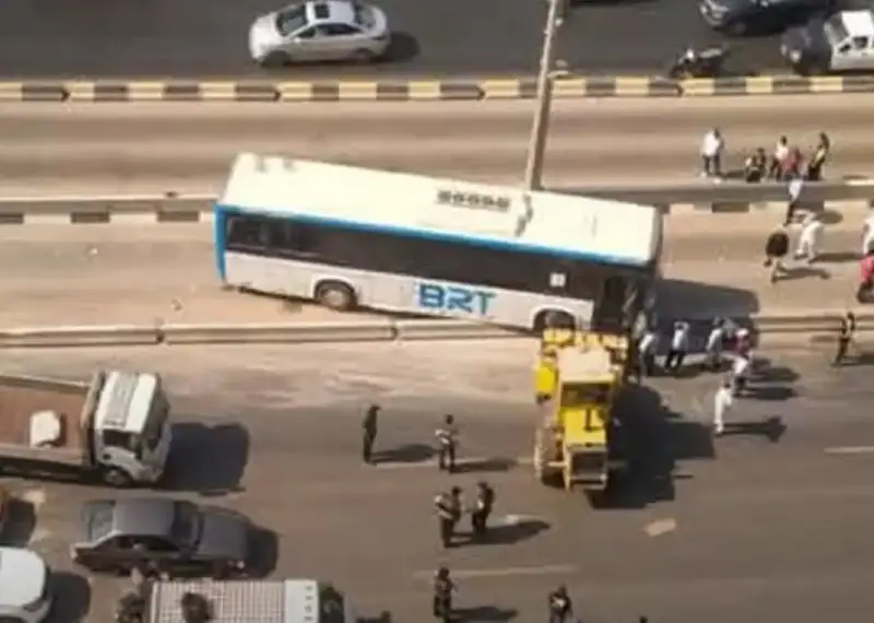الأتوبيس الترددي السريع