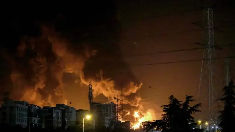 هجمات أمريكية على جزيرة قشم