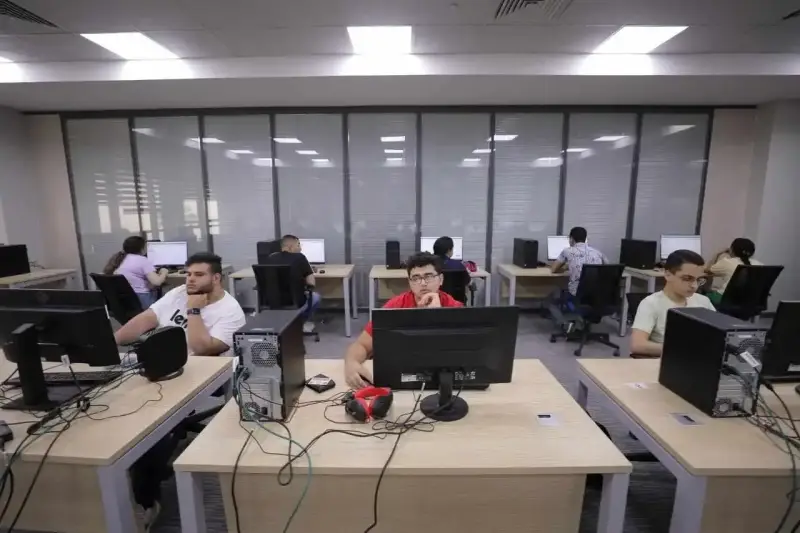 كليات ومعاهد تقبل من 60% فأقل أدبي