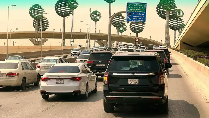 التجارة السعودية تستدعي 27 ألف سيارة