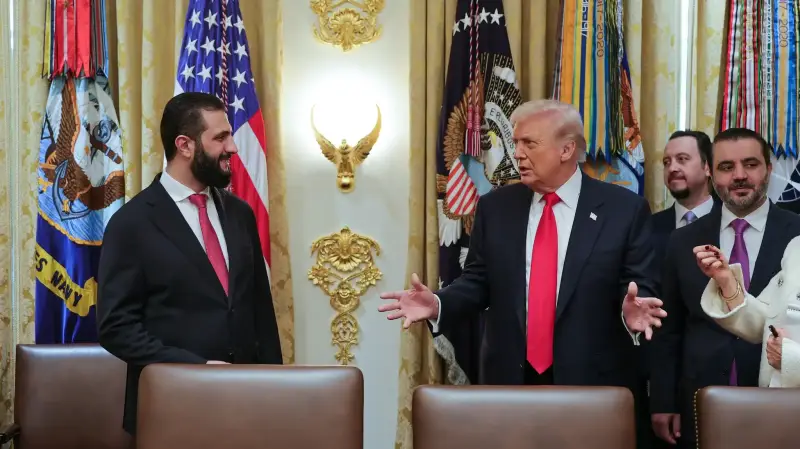 الرئيس الأمريكي دونالد ترامب ونظيره السوري أحمد الشرع