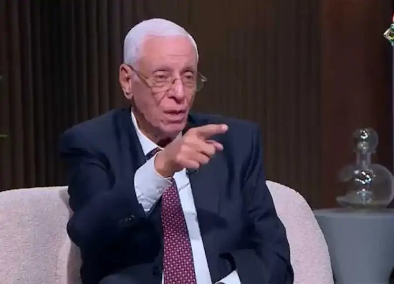 توضيح حسام موافي حول أعراض جرثومة المعدة