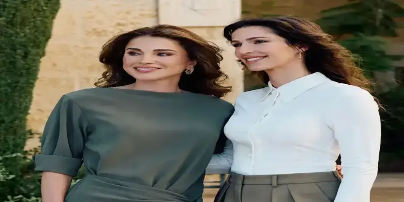 صورة أرشيفية – من الملكة رانيا إلى الملكة ليتيسيا.. السروال يحتل مكانة واضحة في إطلالات الملكات والأميرات