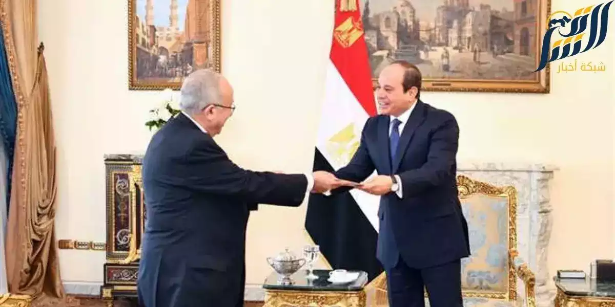 الرئيس المصري يبحث مع وزير الخارجية الجزائري العلاقات الثنائية بين الجانبين