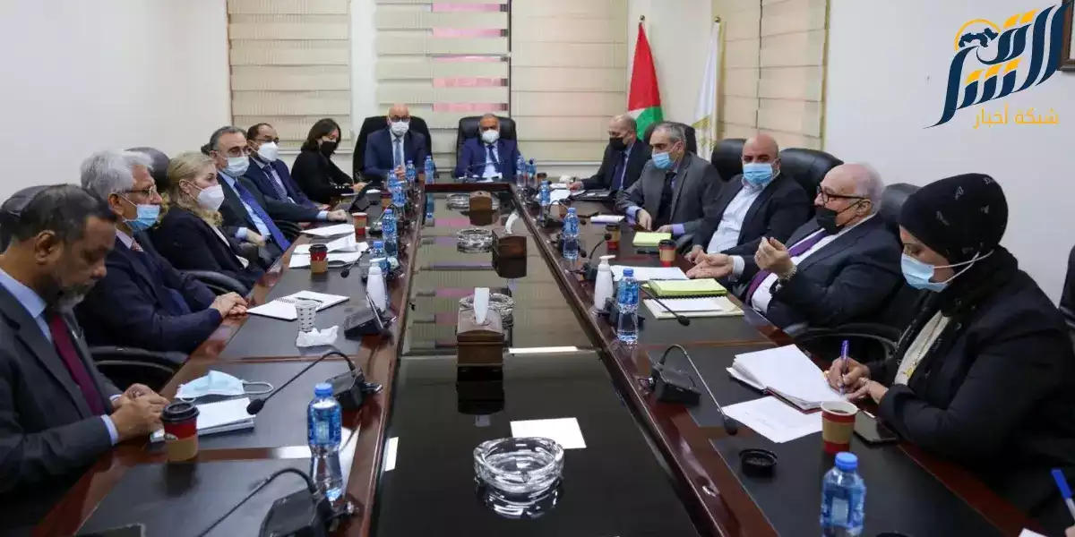 وزير المالية الفلسطيني يلتقي وفدا ممثلا للبنك الدولي