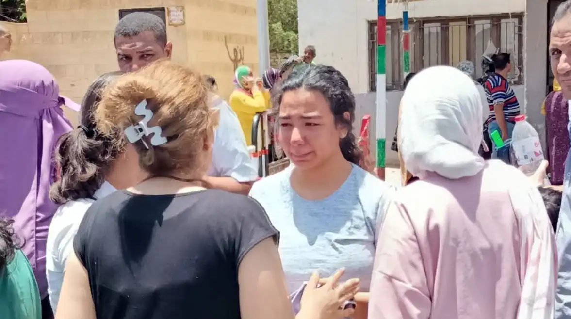 دموع لطلاب الثانوية العامة بسبب الفيزياء