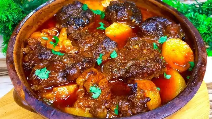 مكعبات اللحم بالبطاطس