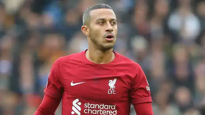 تياجو ألكانتارا لاعب ليفربول السابق