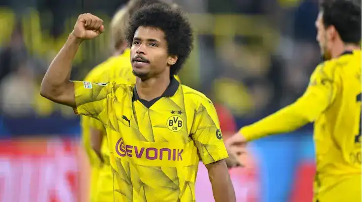 كريم أديمي لاعب دورتموند الألماني