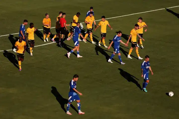 ودية وولفرهامبتون وكومو الإيطالي