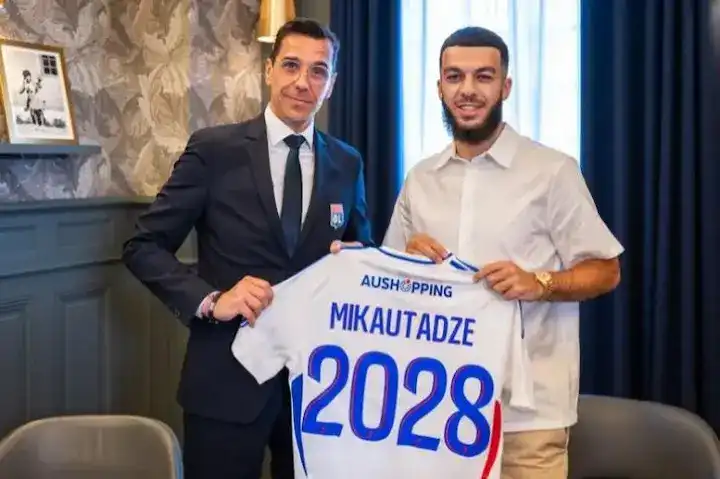 المهاجم الجورجي جورج ميكاوتادزه