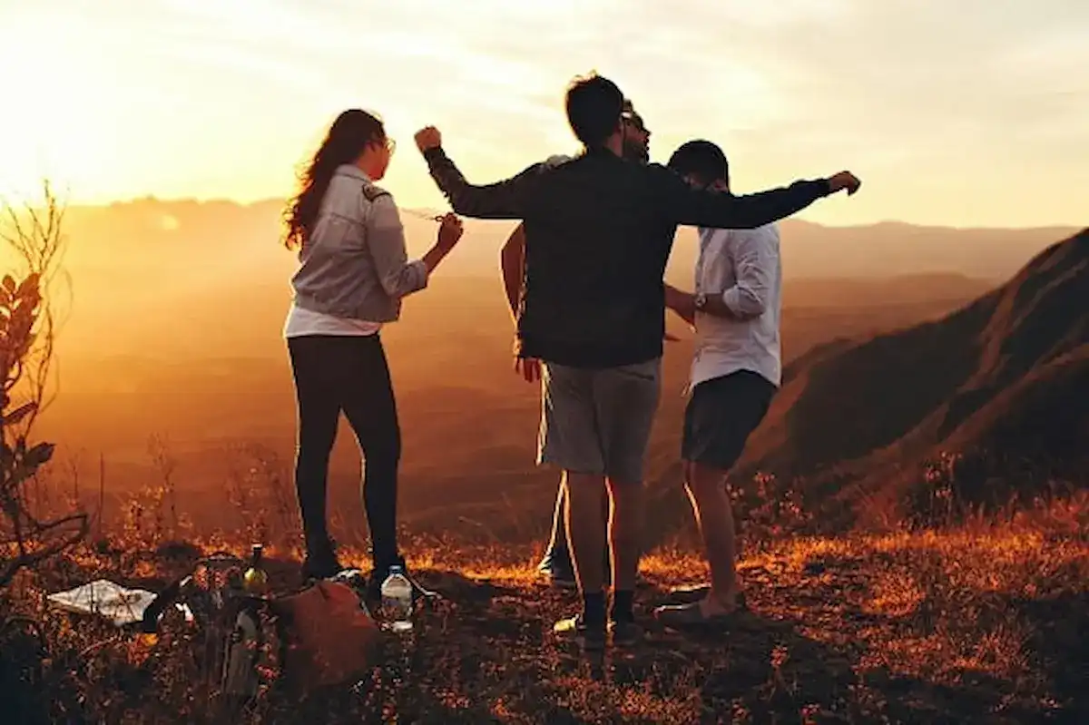 6 أبراج من أفضل أبناء العمومة