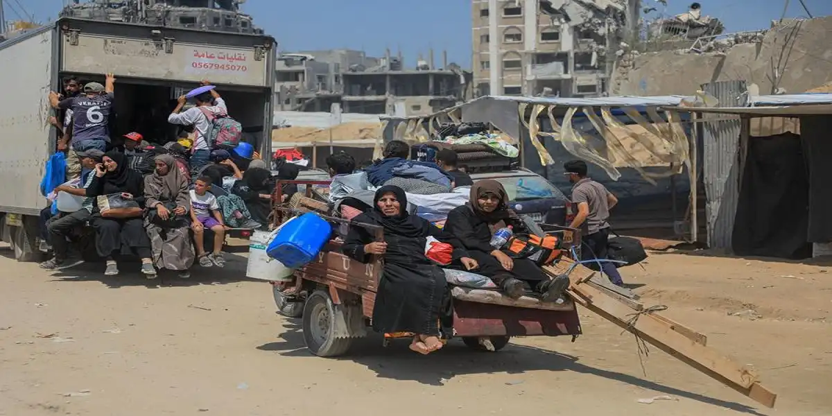 نزوح مواطنون في قطاع غزة