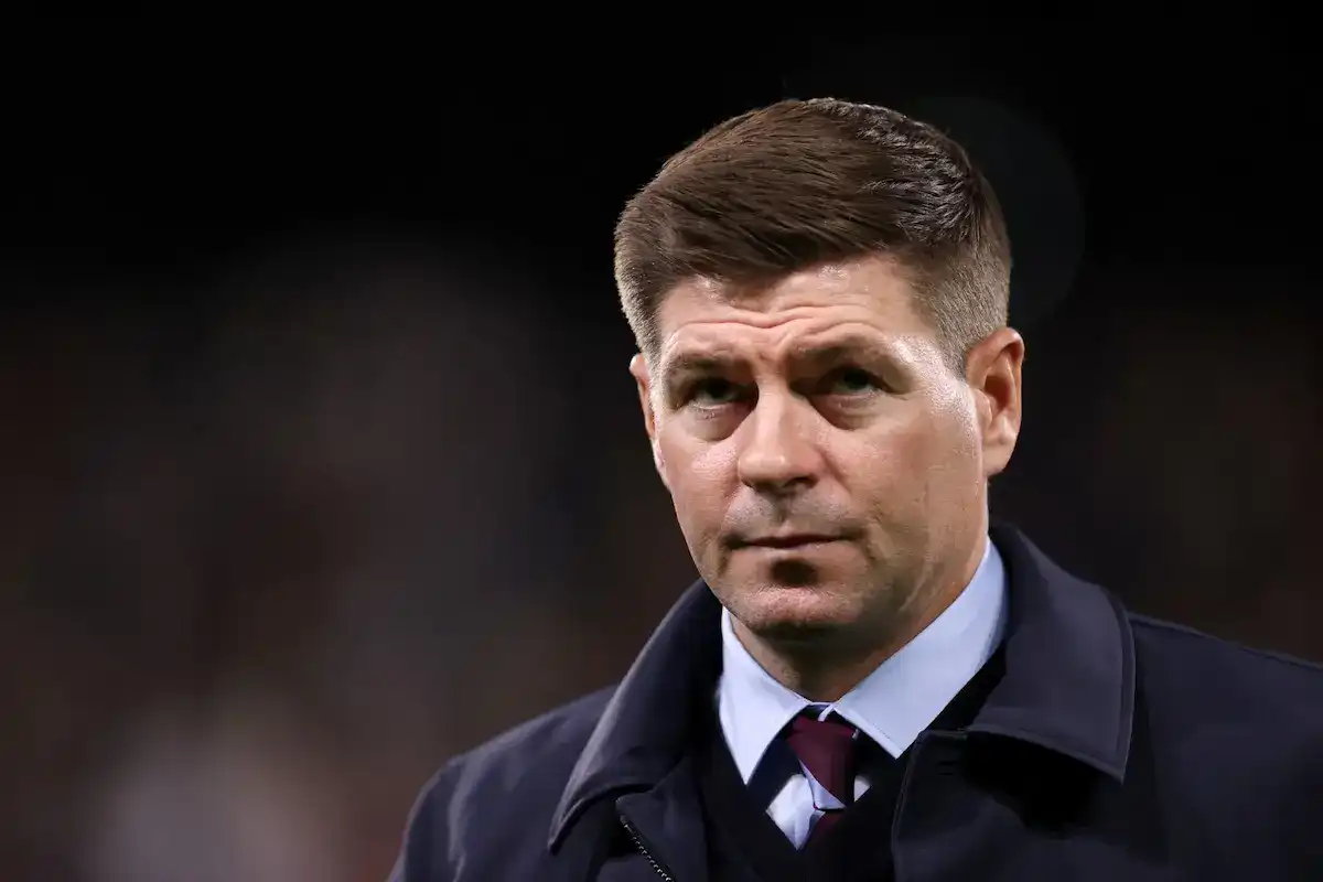 أسطورة ليفربول ومنتخب إنجلترا ستيفن جيرارد