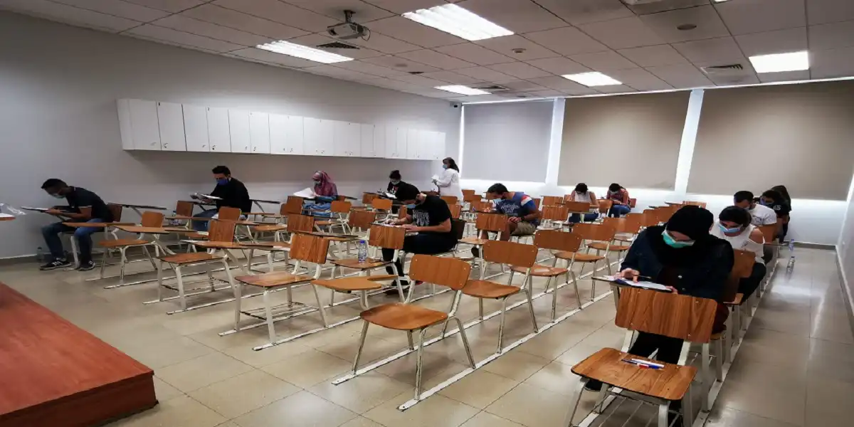 طلاب