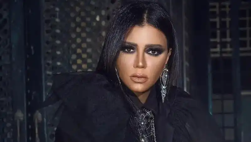 الفنانة رانيا يوسف