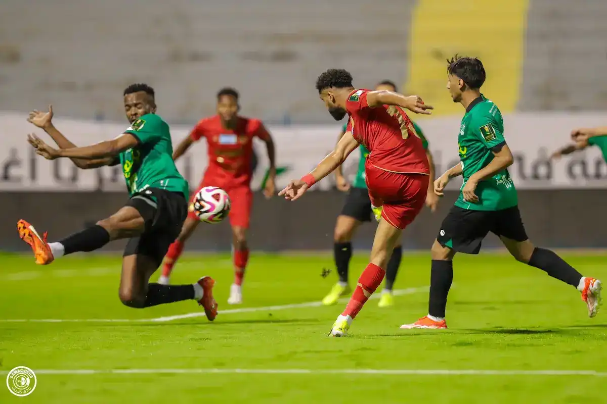 النجمة ضد ضمك
