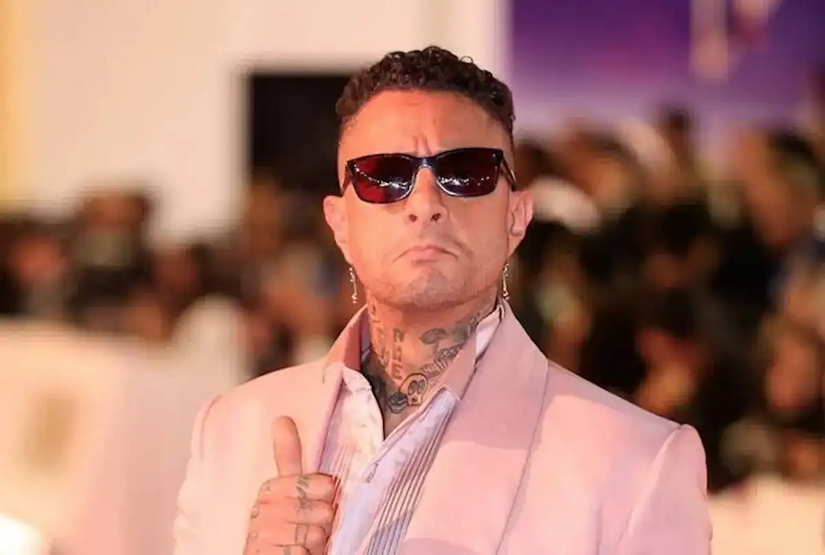 أحمد الفيشاوي وابنه تيتوس.. شبه كبير يثير إعجاب الجمهور