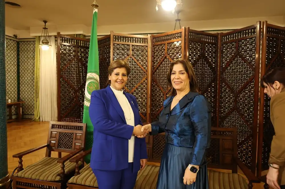 وزيرة شؤون المرأة الفلسطينية والشيخة جواهر الصباح