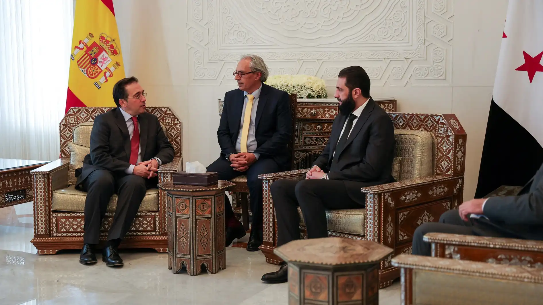 وزير الخارجية الإسباني والشرع