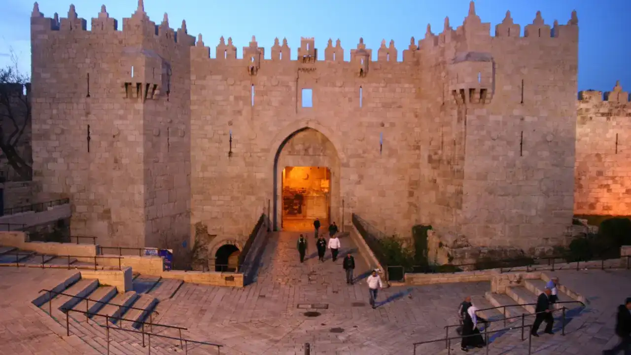 باب العامود